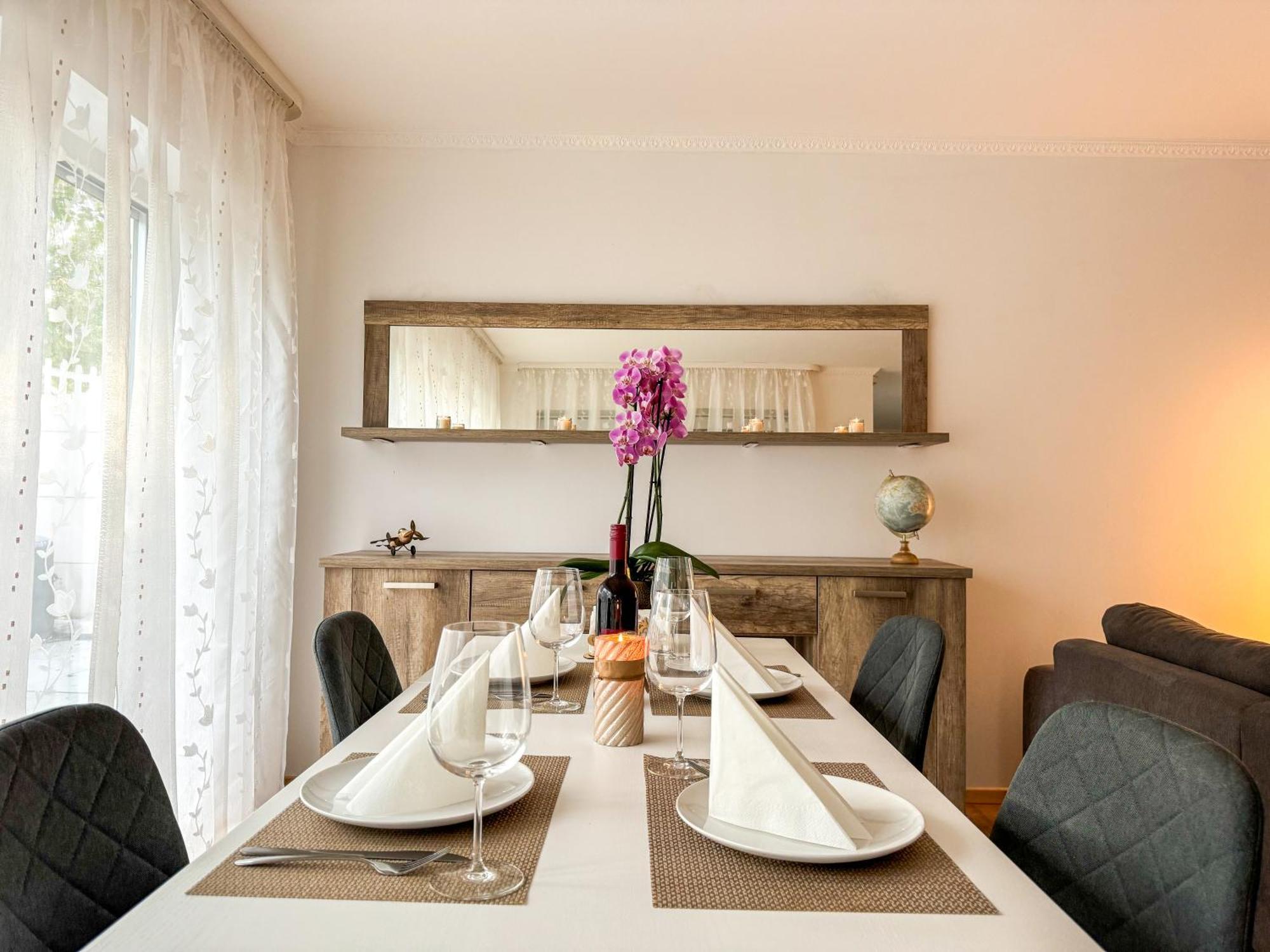 Modern Und Lichtdurchflutet - Ferienwohnung Mit Terrasse Fachbach Dış mekan fotoğraf