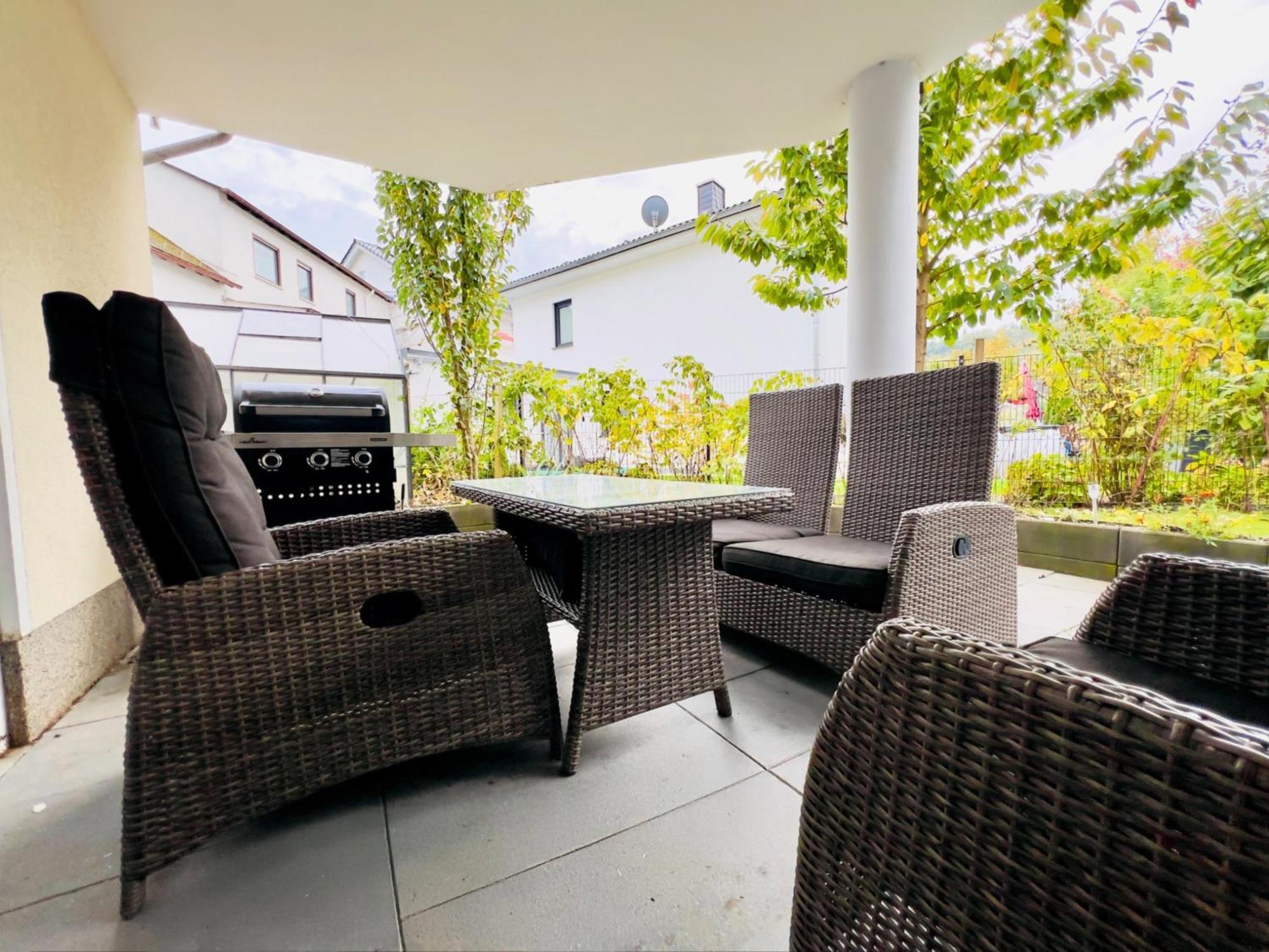 Modern Und Lichtdurchflutet - Ferienwohnung Mit Terrasse Fachbach Dış mekan fotoğraf